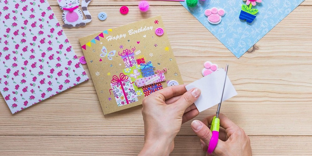 WORLD CARD MAKING DAY - First Saturday in October - National Day